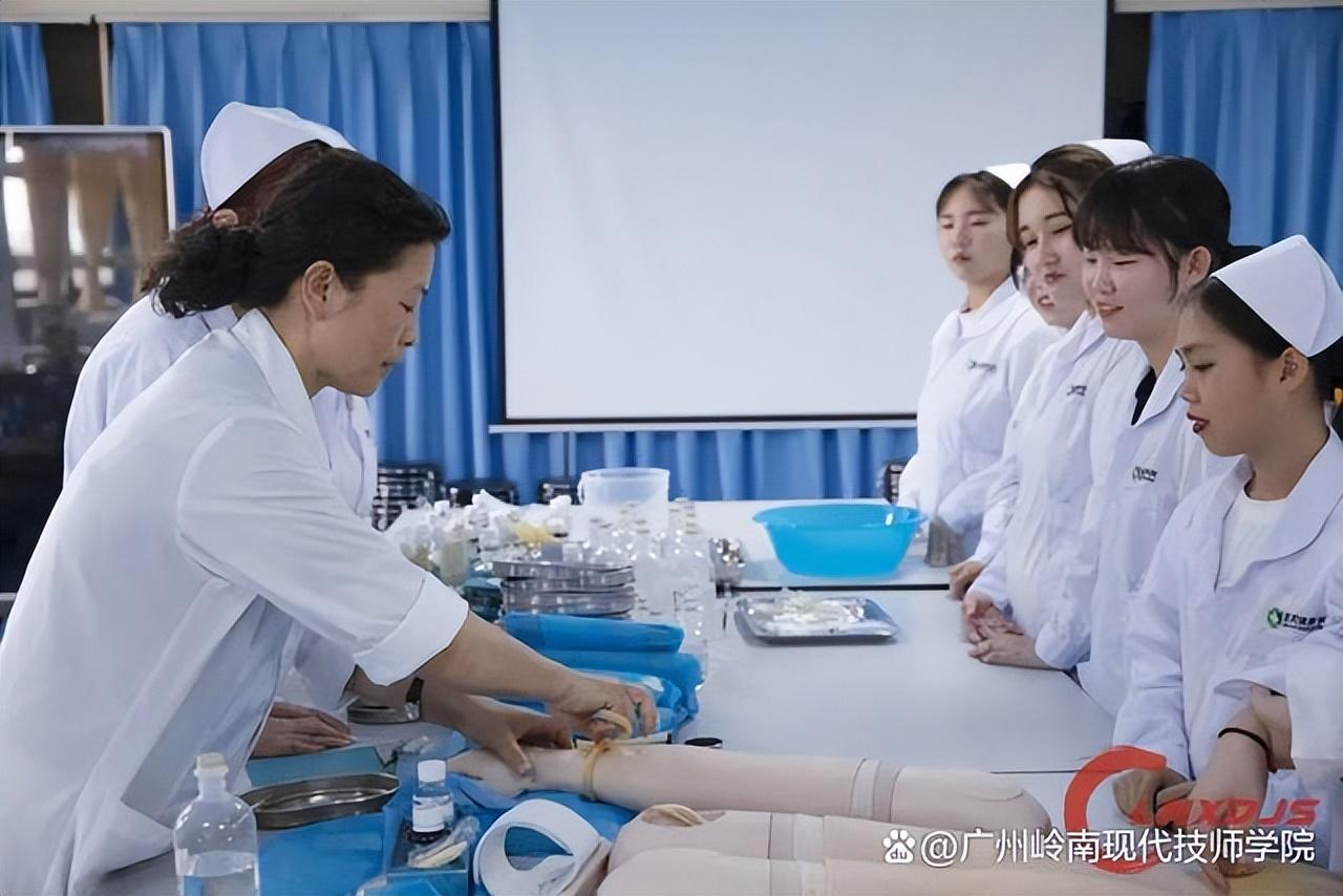 在广州学护士专业哪个学校比较好（广州学护士较好的学校推荐）插图4